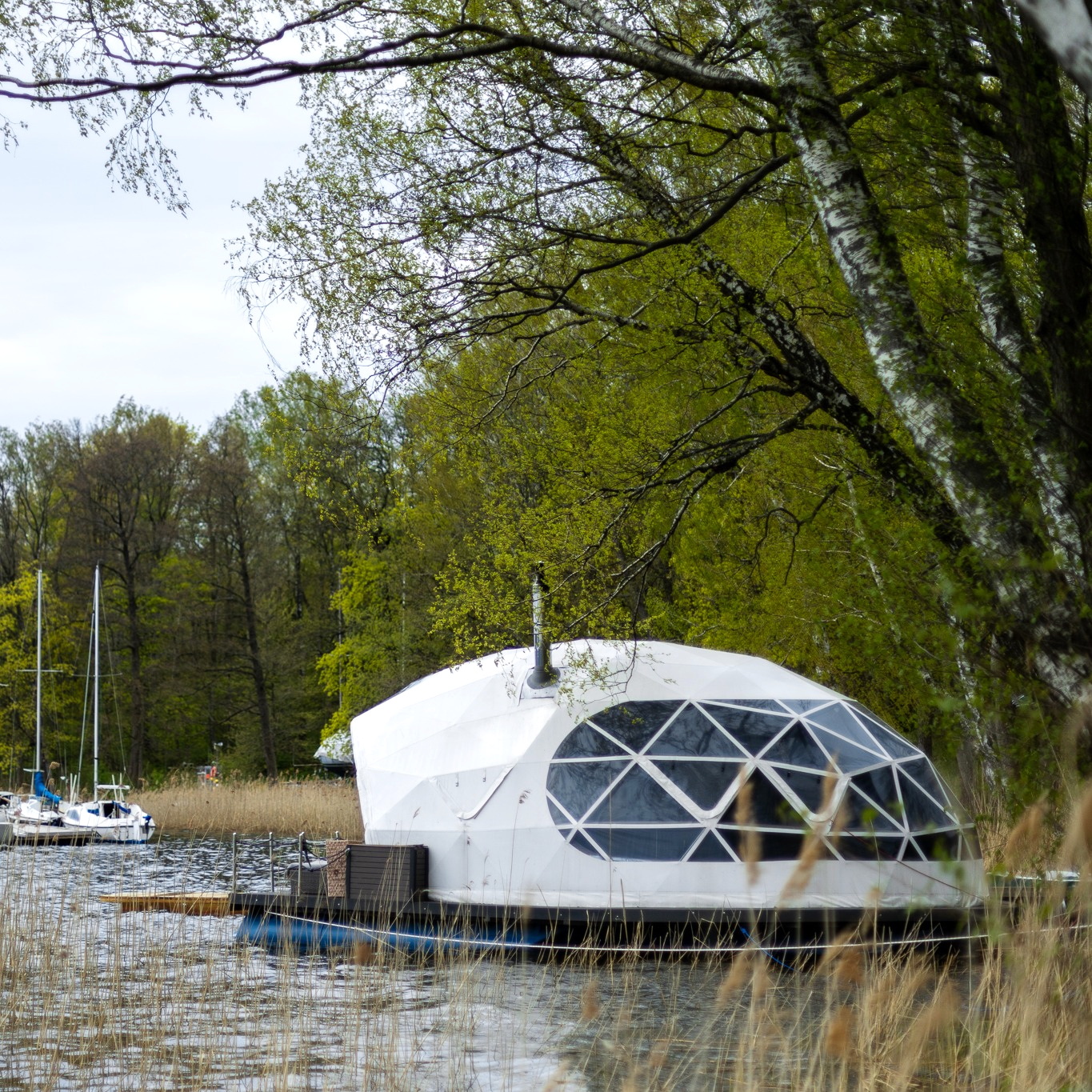 GEODOMAS kupolas ant vandens — unikali forma gamtoje